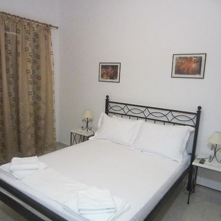Katerina Apartments Triovasálos Dış mekan fotoğraf