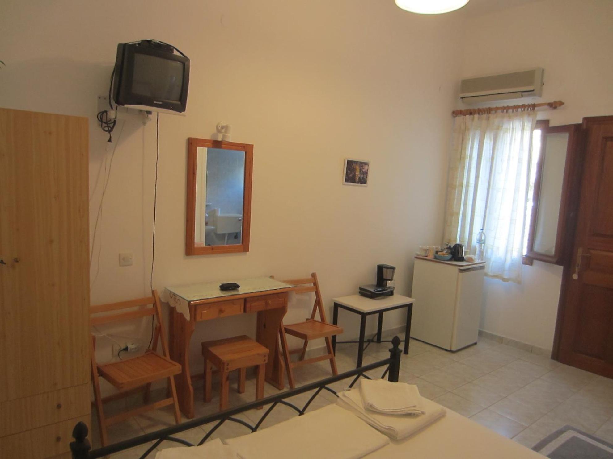 Katerina Apartments Triovasálos Dış mekan fotoğraf