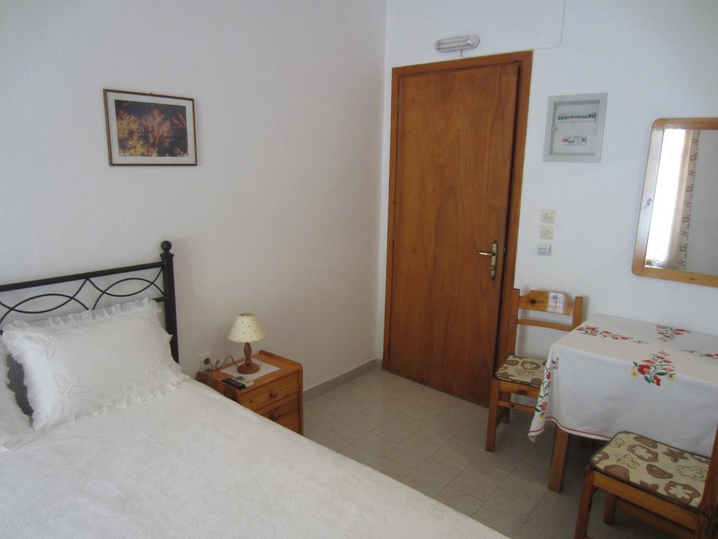 Katerina Apartments Triovasálos Dış mekan fotoğraf