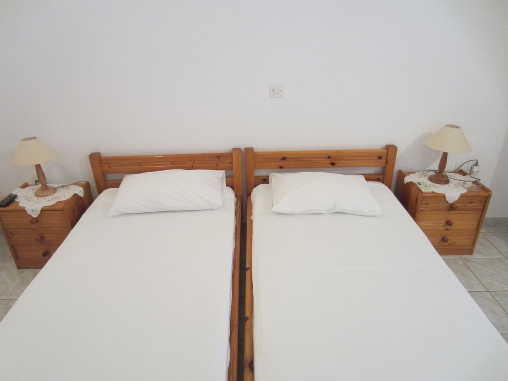 Katerina Apartments Triovasálos Dış mekan fotoğraf